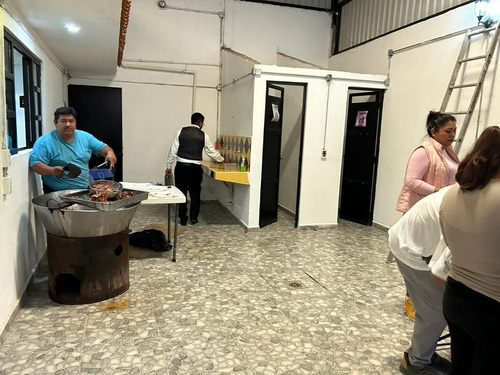 Se Vende Salón De Fiestas , En