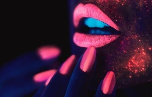 Cotillon Maquillaje Labiales Fluo Fiestas Neon X 8 Unidades