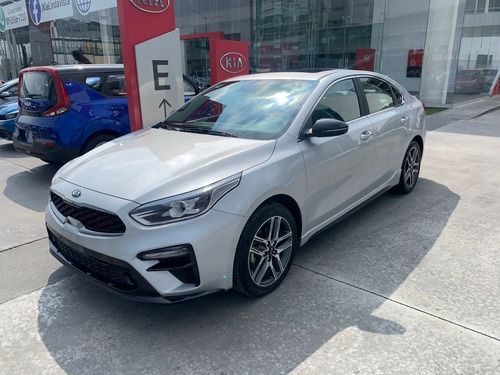 Imagen 3 de 11 de Kia Forte Gt Line 4cil 2.0l Ivt Sedan 2021 Inv 218/21