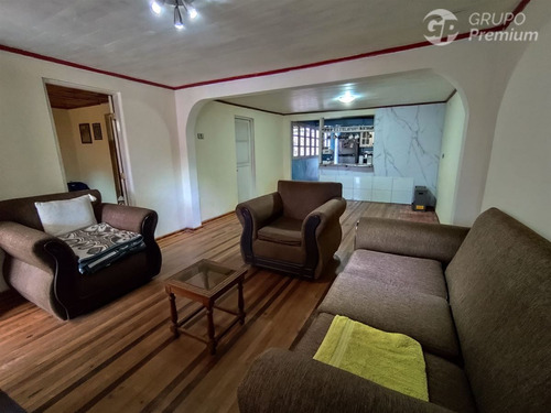 Casa En Venta En Lo Espejo 4 Dormitorios, Regularizada