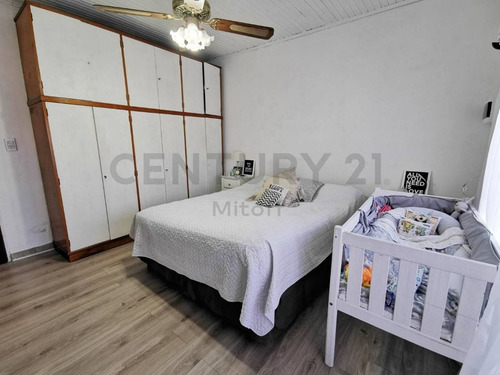 Imagen 10 de 20 de Casa 2 Dormitorios En Venta En Villa Elisa