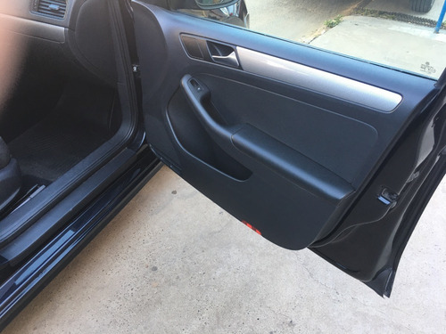 Imagen 9 de 14 de Volkswagen Vento 2.0 Advance 115 Cv Package