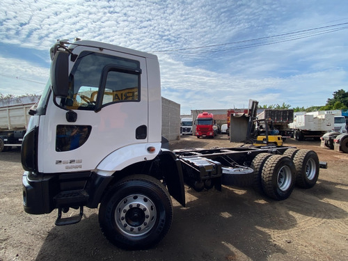 Imagem 12 de 15 de Caminhao Ford Cargo 2628