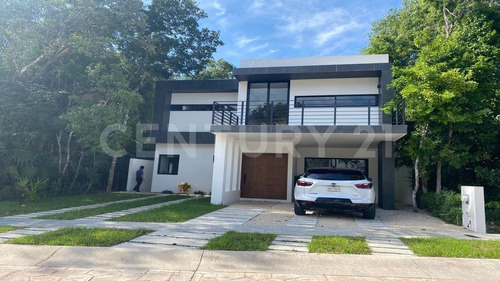 Casa En Venta, Senderos De Mayakoba, Solidaridad.