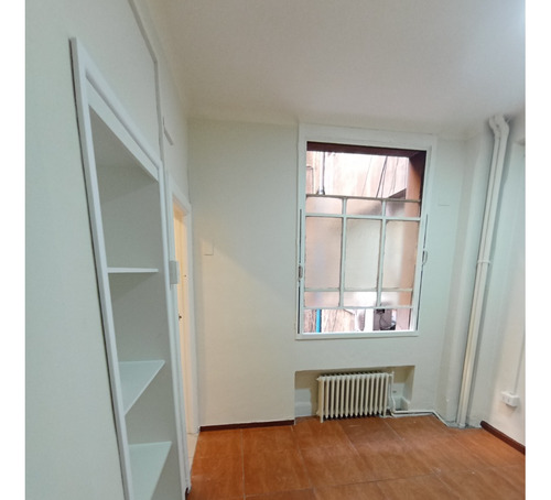 Oficina Paseo Matias Cousiño De 24 M2 Se Vende
