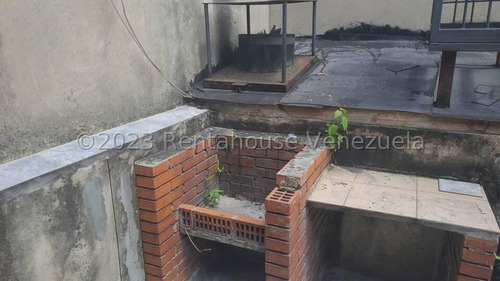 Estupendo Local Comercial, Que También Puede Ser De Uso Residencial-catia-mls #24-18526