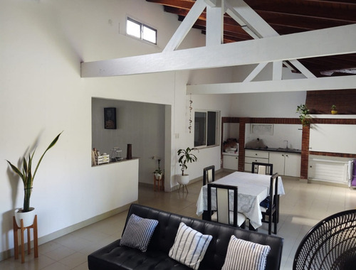 Vendo Amplia Casa En Zona De Garín.