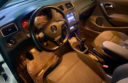 Volkswagen Vento 1.6 Highline Mt
