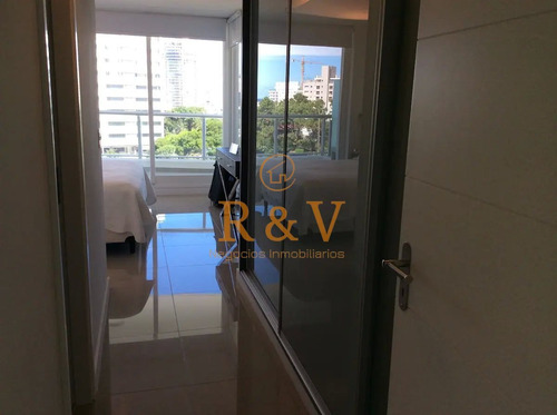 Imagen 21 de 30 de Venta Y Alquiler De Moderno Departamento De Tres Dormitorios Más Dependencia A Pasos De Playa Brava
