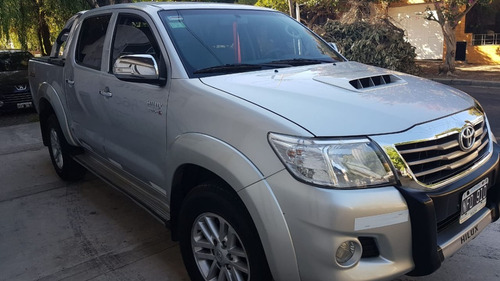 Toyota Hilux 3.0 Cd Srv Cuero I 171cv 4x2