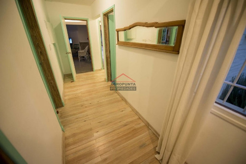 Casa En Pinares, 5 Dormitorios *- Ref: 4123