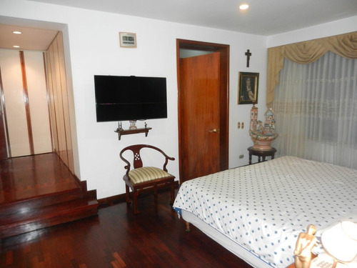 Apartamento 330 M² 3h, 4b, 3p, Residencia Los Chorros Palace Con Pozo De Agua En Venta En Los Chorros Avenida Principal Caracas