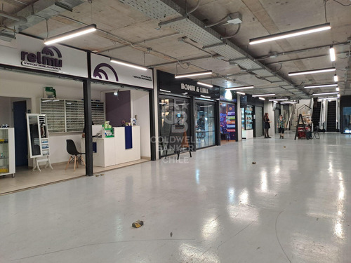 Local Comercial, Conexión Directa A Metro Los Leones
