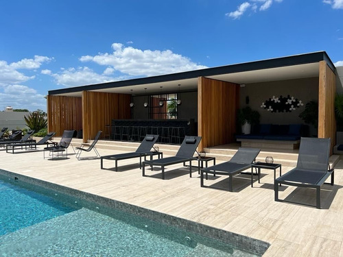 ¡tu Nuevo Hogar Te Está Esperando En El Edificio Townsquare!