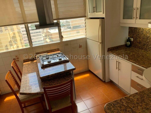 Vendo Cómodo Apartamento Los Palos Grandes !! Con Absolutamente Todo Cerca !! Oportunidad....!!