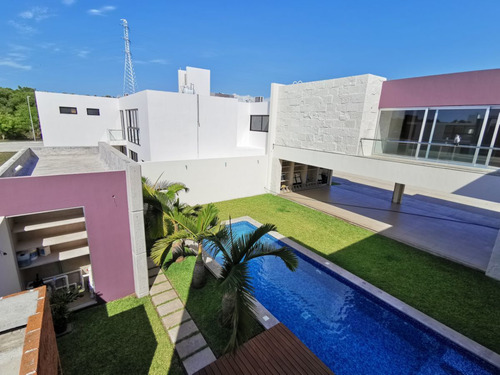 Casa Lujosa En Residencia En Las Palmas Green Con Alberca