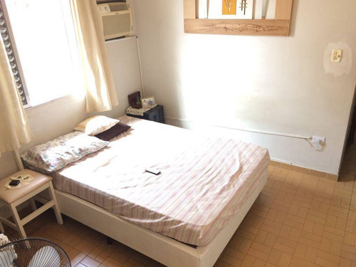 Imagem 1 de 18 de Ótima Casa Próximo De Tudo Farmácias, Lojas, Avenidas, Pontos De Condução E Muitos Mais Alem Disso A Casa É Muito Boa Com Ambientes Bem Arejados E Cômodos Bons - Hm2562