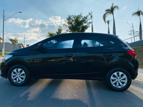 Imagem 4 de 7 de Chevrolet Onix