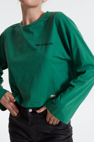 Remera Crop Manga Larga Estampa Smile Verde Mujer System