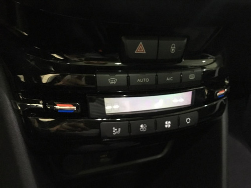 Peugeot 208 - Modelo Griffe - 1.6 - Ano 2015
