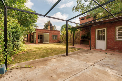 Casa Venta Funes 2 Dormitorios Jardin Miramar Esquina Maistegui