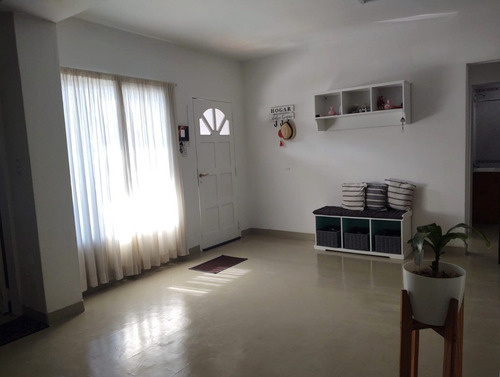 Vendo Amplia Casa En Zona De Garín.