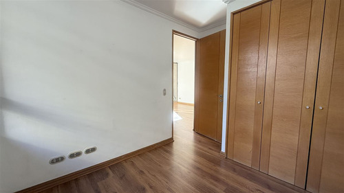 Departamento En Venta De 2 Dorm. Metro Escuela Militar