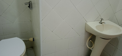 Casa Terrea De Esquina Com Salão Comercial Otima Localização