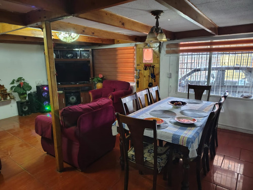 Casa En Venta - Amplia Y Completamente Funcional - Barrio Tr