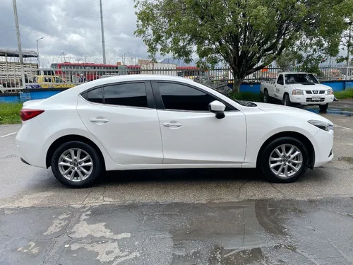 Mazda 3 2.0 Touring