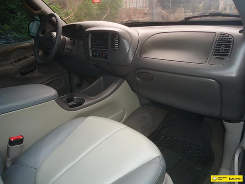 Ford Expedition .