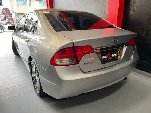 Honda Civic 1.8 Ex 4 p