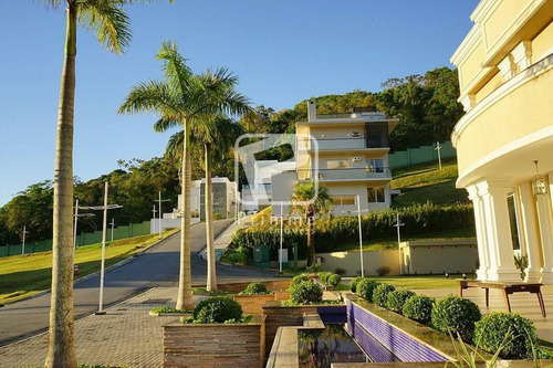 Imagem 1 de 15 de Casa 6 Dormitórios Em Condomínio Alto Padrão De Balneário Camboriú - 3739