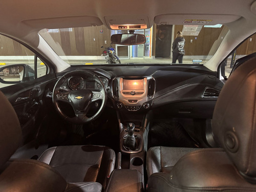 Chevrolet Cruze 1.4 lt manual