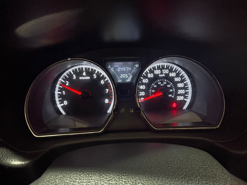 Imagen 11 de 15 de Nissan Versa Advance 2019
