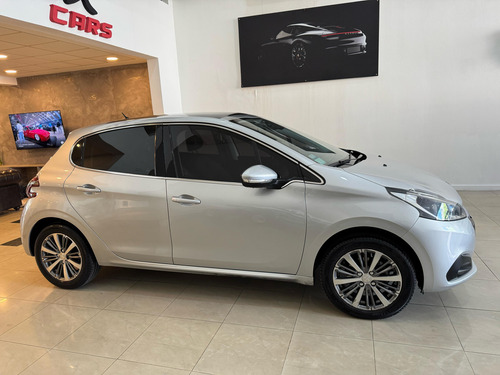 Peugeot 208 1.6 Feline