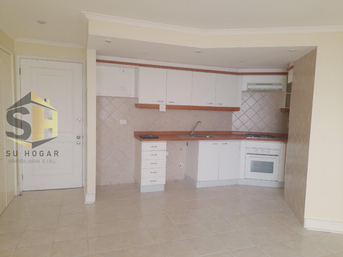 Se Vente Bonito Dpto En Costa De Montemar. Vista Al Mar.