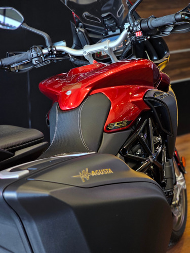 Imagen 22 de 25 de Mv Agusta Turismo Veloce Lusso Bordo Scs Mejor Precio Contad
