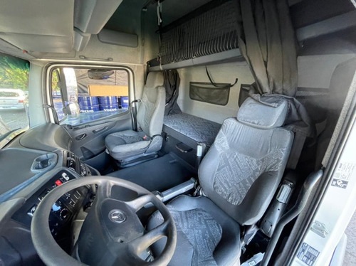 Mercedes Benz Axor 2035 4x2t - Año 2015