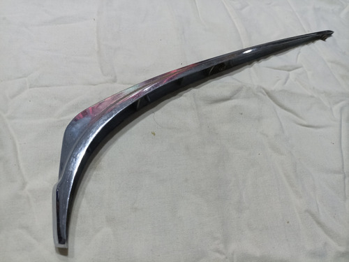 Insignia Ornamento Cresta Frontal Fiat 600 Plateado