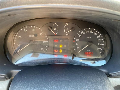 Renault Clio 1.0 Expression 16v 2003