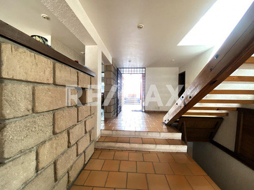 Vive El Lujo En Santa Fe: Casa Con Vistas, Comodidades Y Ubicación Única
