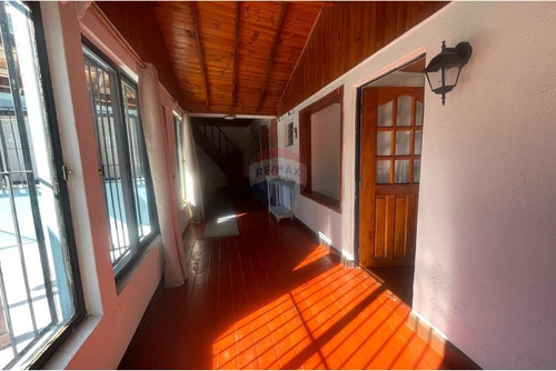 Vive A Solo 2 Cuadras Del Centro De San Vicente.