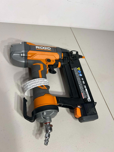 Ridgid R213bnf3, Pistola De Clavos, 18 Ga (Usado)