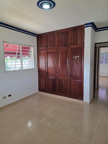 Amplio Y Bien Distribuido 3er Piso En Alma Rosa I