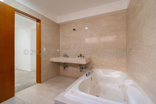 Apartamento En Venta Los Palos Grandes Mls #23-27462