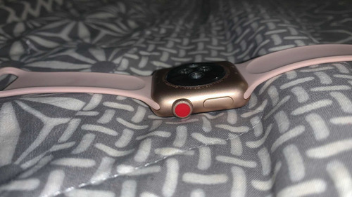 Imagen 2 de 3 de Apple Watch S3 Color Rosa , Punto Rojo