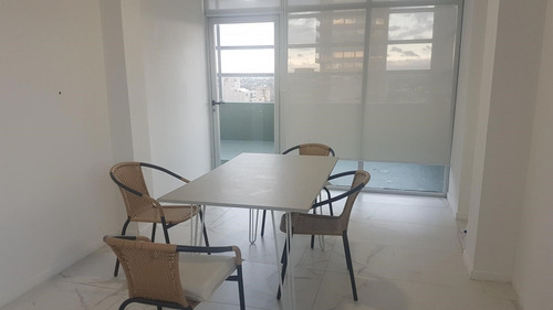 Oficina En Venta Ubicado En Banfield, Lomas De Zamora