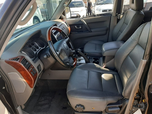 Imagem 23 de 25 de Mitsubischi Pajero Full 3.8 Automático 7 Lugares