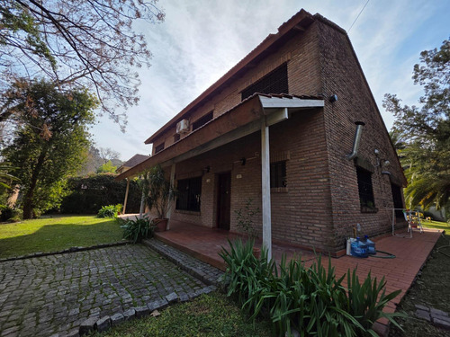 Venta De Casa 4 Ambientes. Parque Leloir